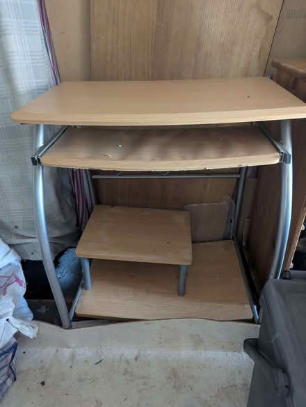 Photo of free Computer Desk (Enfield EN3) #4