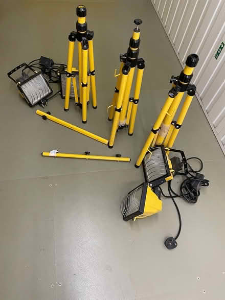 Photo of free Construction spotlight tripod (Canton CF11) #2