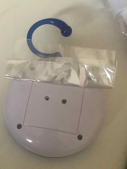 Photo of free Small shower radio (Neasden NW10 near McDonald) #4