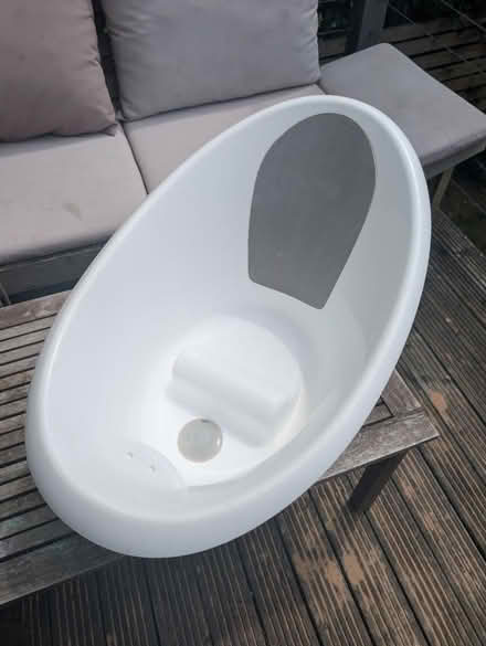 Photo of free Baby bath (Ware - SG12) #1