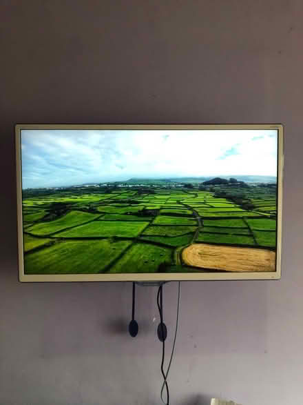 Photo of free Samsung LT24D391 TV 24” (Eaglestone MK6) #1