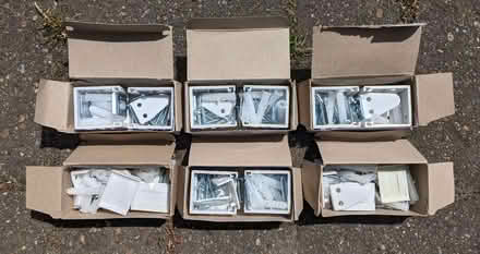 Photo of free Selection of Window Blind Brackets & Fittings. (Lipson PL4) #1