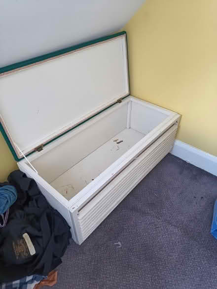 Photo of free White wooden ottoman storage box (Horsell, Woking GU21) #2