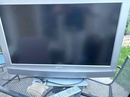 Photo of free Sony 32” tv not smart (Shooters Hill SE18) #1