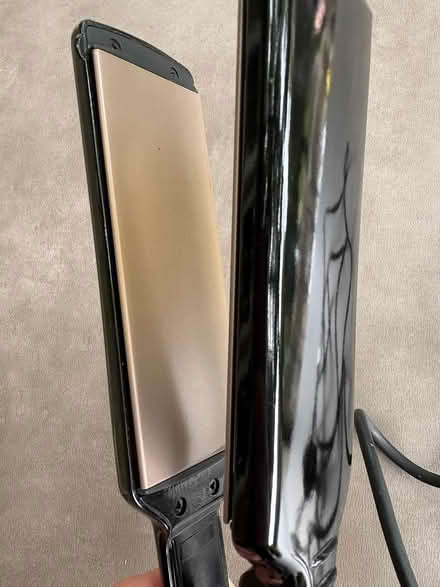 Photo of free Hair Straighteners (Whitley SN12) #4