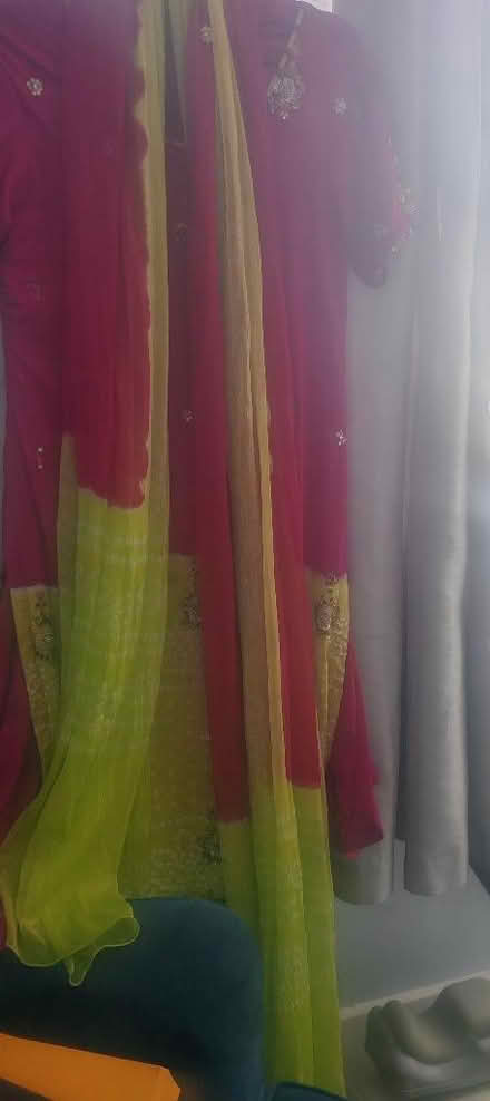 Photo of free Size 8/10, 3 piece ethnic wear, bright pink and green (South Oxhey WD19) #2