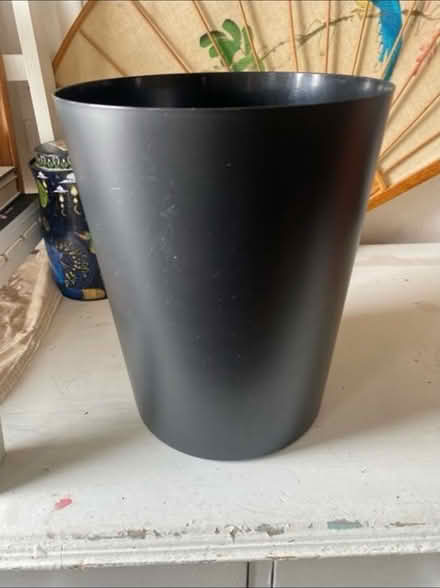 Photo of free Small paper bin (Cheshunt En8) #1