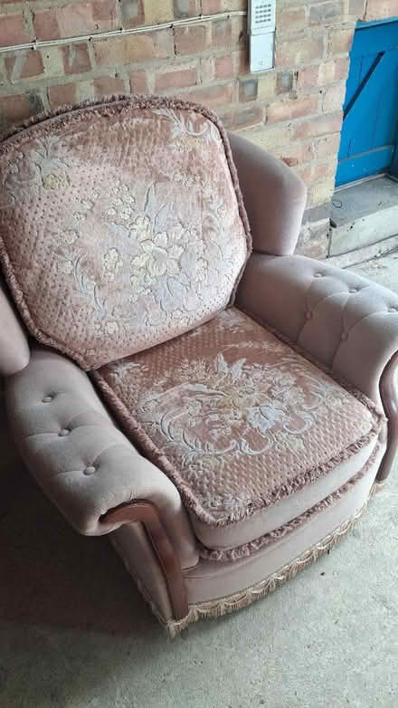 Photo of free 3 piece suite (Wollaton ng8) #3