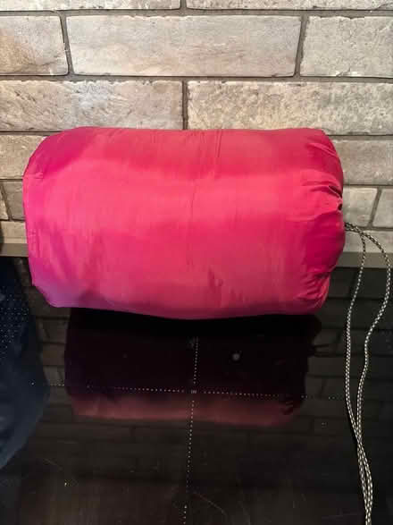 Photo of free Red Quechua XS child’s sleeping bag (Tilehurst RG30) #2