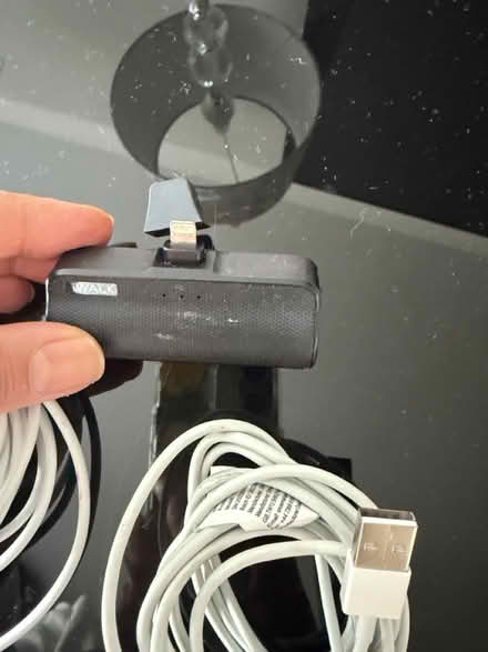 Photo of free iPhone charger wires & power bank (E3) #2