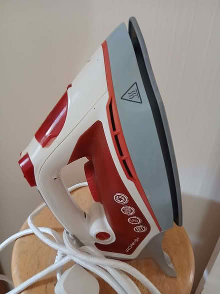 Photo of free Steam iron (Ram Corner GU1) #1