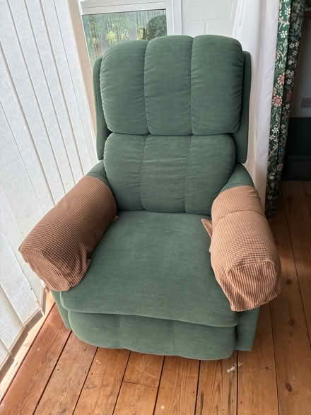 Photo of free Green La z boy reclining armchair (Barnard's Green WR14) #1