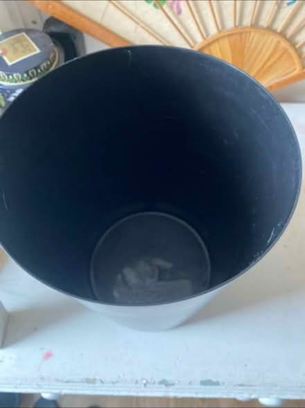 Photo of free Small paper bin (Cheshunt En8) #2