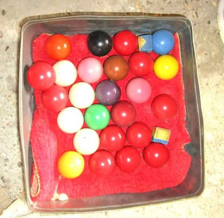 Photo of free snooker table + balls + 2 cues (Monkwick CO2) #2