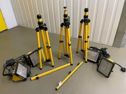 Photo of free Construction spotlight tripod (Canton CF11) #1