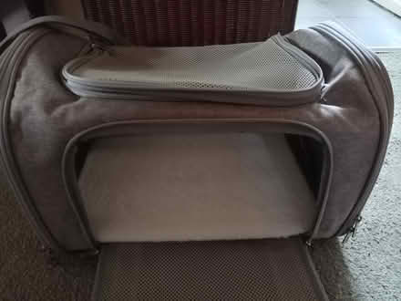 Photo of free New, Unused Soft-Sided Pet Carrier & box of training pads (Canewdon SS4) #2
