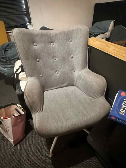 Photo of free arm chair (M264QA) #2