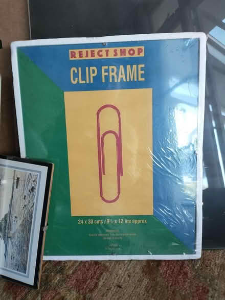 Photo of free 18 glass clip picture frames (Leatherhead KT22) #1