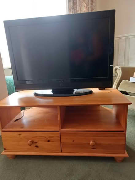 Photo of free Tv stand and tv can be separated (Horsham, Earles Meadow) #1