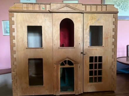 Photo of free Doll’s house (Cambusbarron FK7) #3
