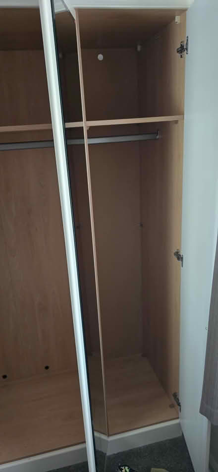 Photo of free three-door wardrobe (BN229ES) #3