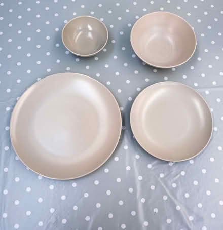 Photo of free Ikea plates and bowls (Ham TW10) #2