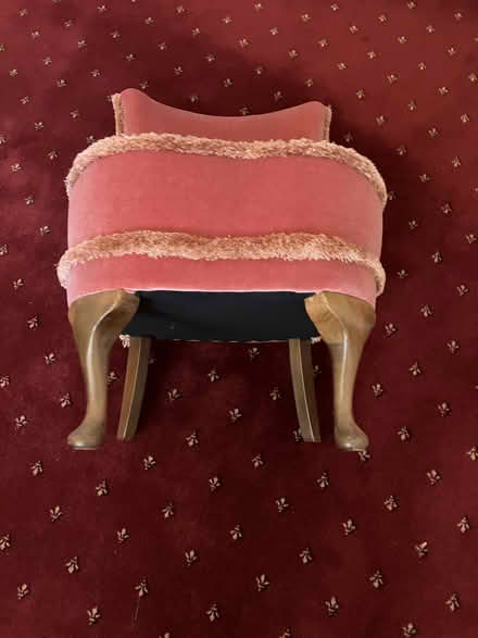 Photo of free Vintage Pink Velvet Style Chair (SG18) #3