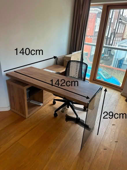 Photo of free Large wooden L shaped desk (SW11 Clapham Junction) #1