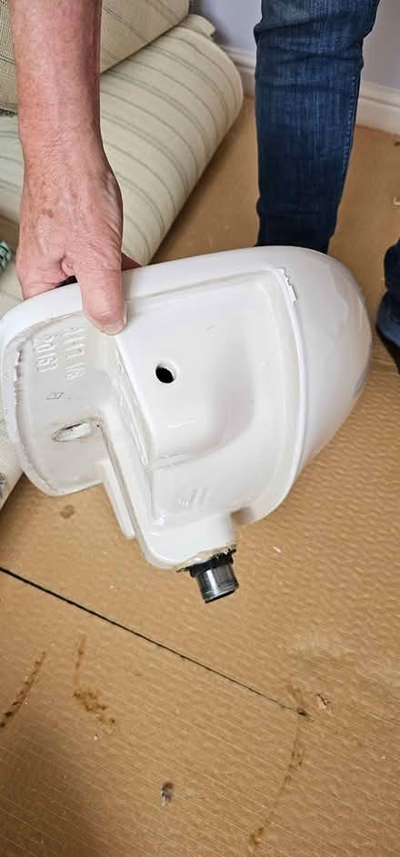 Photo of free Two ceramic bathroom basins (Swansea SA2) #3