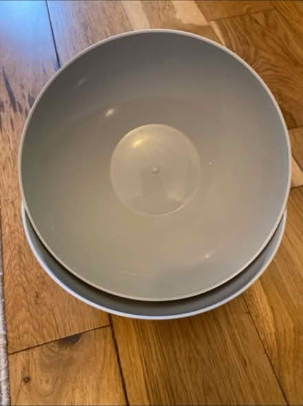 Photo of free Large mixing Bowls x 2 (Cheshunt En8) #1