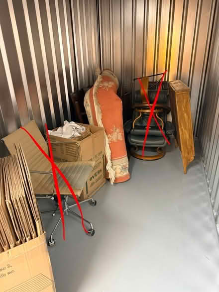 Photo of free Clear out: chairs, rug - must fo today (North Camp GU14) #1