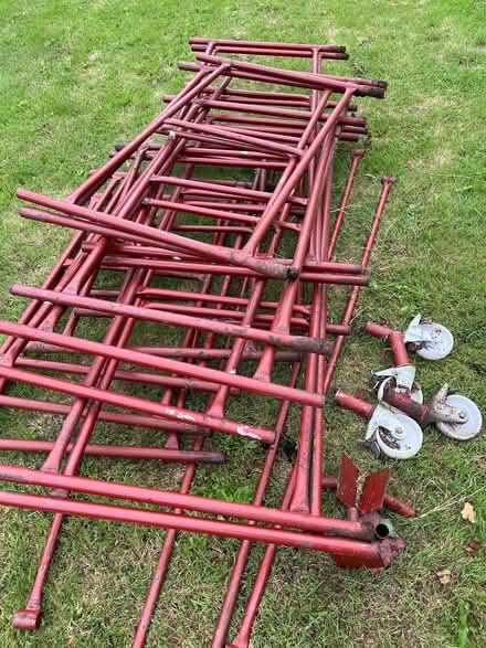 Photo of free 6x4ft scaffold tower (Shirley, Croydon) #3