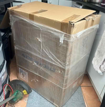 Photo of free Large box (WN7) #1