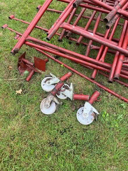 Photo of free 6x4ft scaffold tower (Shirley, Croydon) #2