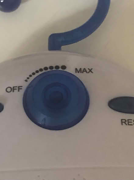 Photo of free Small shower radio (Neasden NW10 near McDonald) #2