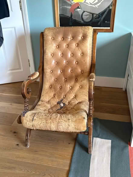 Photo of free Antique leather lounge chair (W12 9PY) #1