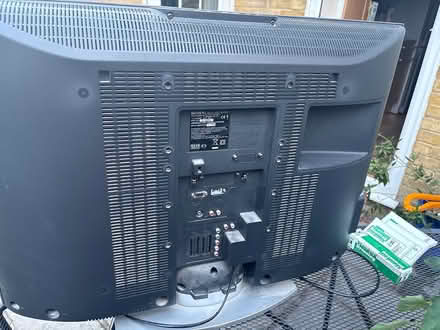 Photo of free Sony 32” tv not smart (Shooters Hill SE18) #2