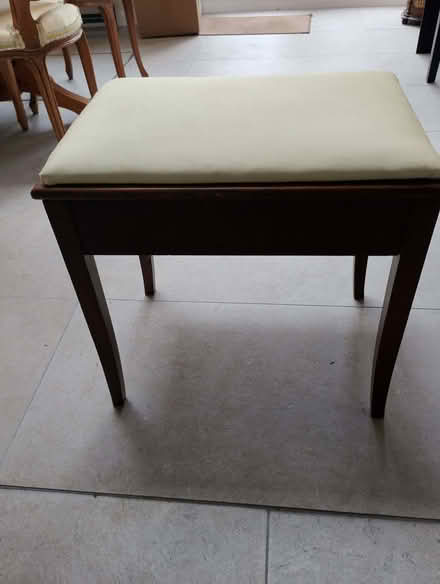 Photo of free Piano stool (Marden TN12) #1