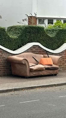 Photo of free Brown leather sofa (Willesden Green NW10) #1
