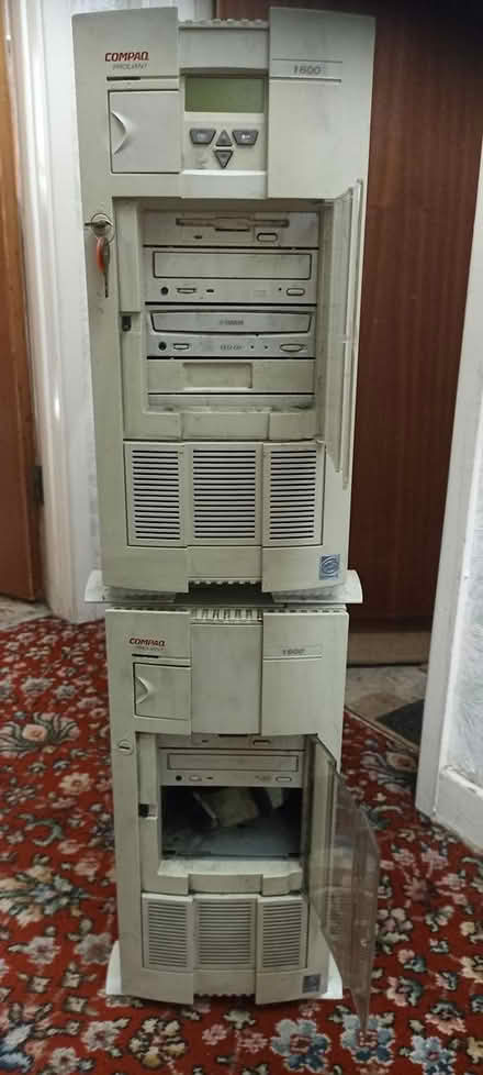 Photo of free Compaq Proliant 1600 computers (Keston) #1