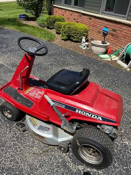 Photo of free Honda riding mower- Runs well (Sleepy Hollow by 72 & Randall) #2