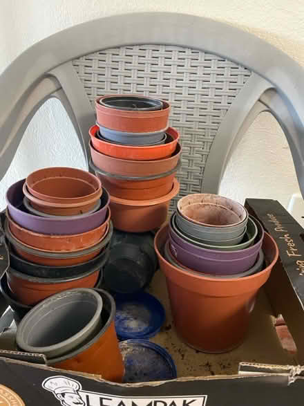 Photo of free Plants pots small & medium (Mill Hill (NW7)) #1