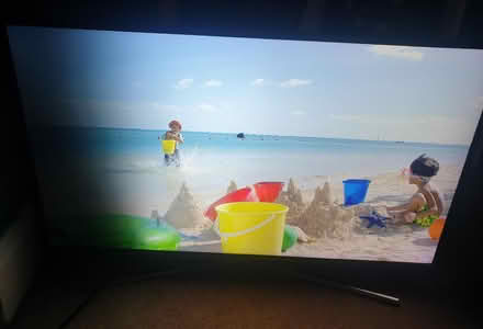Photo of free 40" Samsung TV - screen fault (Warley HX2) #1