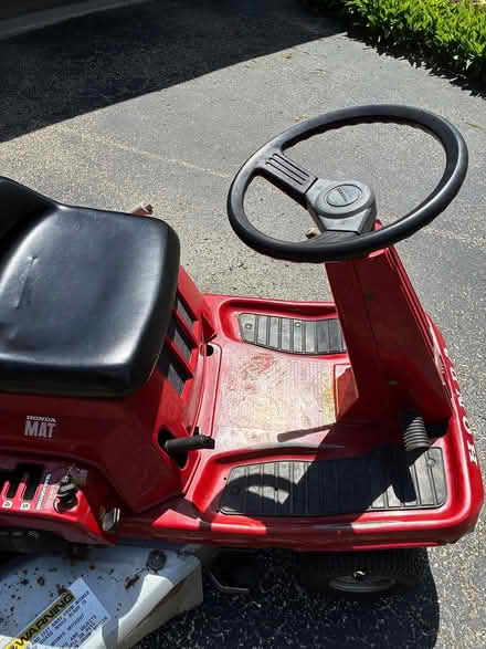 Photo of free Honda riding mower- Runs well (Sleepy Hollow by 72 & Randall) #1