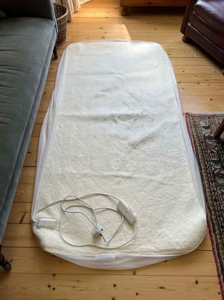 Photo of free Electric Blanket - single, fleecy, excellent condition (Craiglockhart EH14) #3