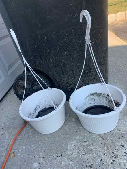 Photo of free Hanging planters (Middletown near Oak Hill Road) #1