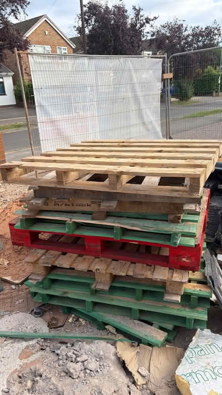 Photo of free Wooden pallets (Kenilworth CV8) #1
