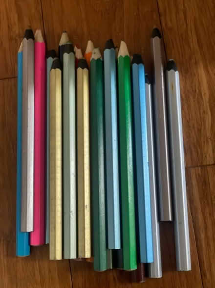 Photo of free Colouring pencils (UB6) #1