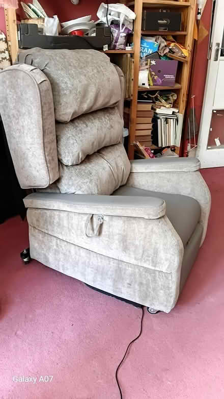 Photo of free Electric recliner armchair (Tufnell Park N19) #1