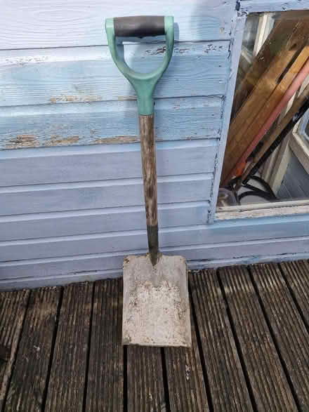 Photo of free Heavy duty spade (DE21) #1